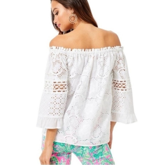 Lilly Pulitzer Tops - Lilly Pulitzer Laurenne Top in Resort White Jumbo Bouquet Eyelet S